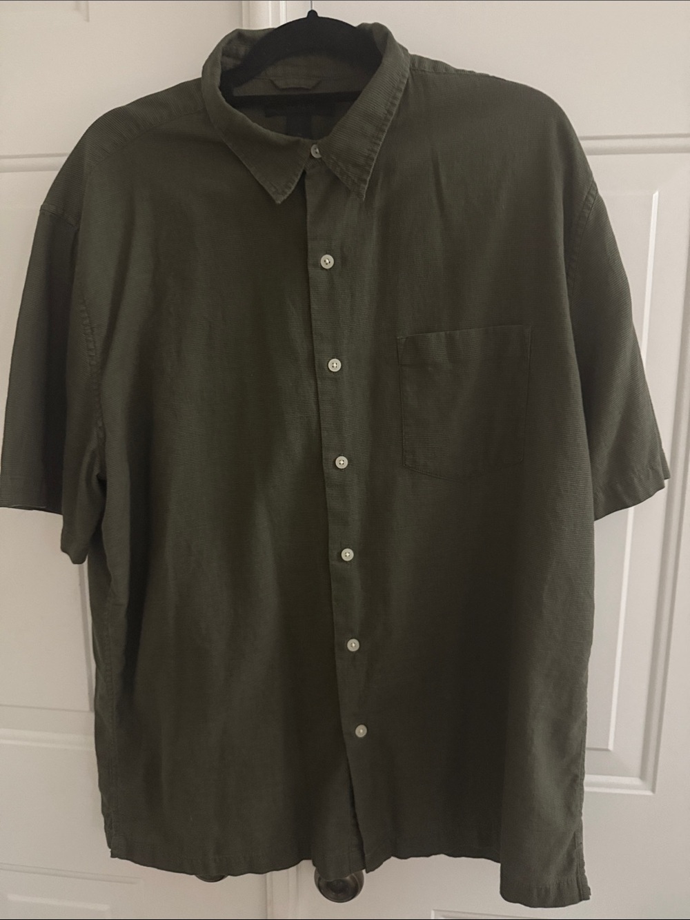 Men’s Express XL Olive Green Short Sleeve Button-Down Shirt with Breast Pocket - Picture 9 of 9